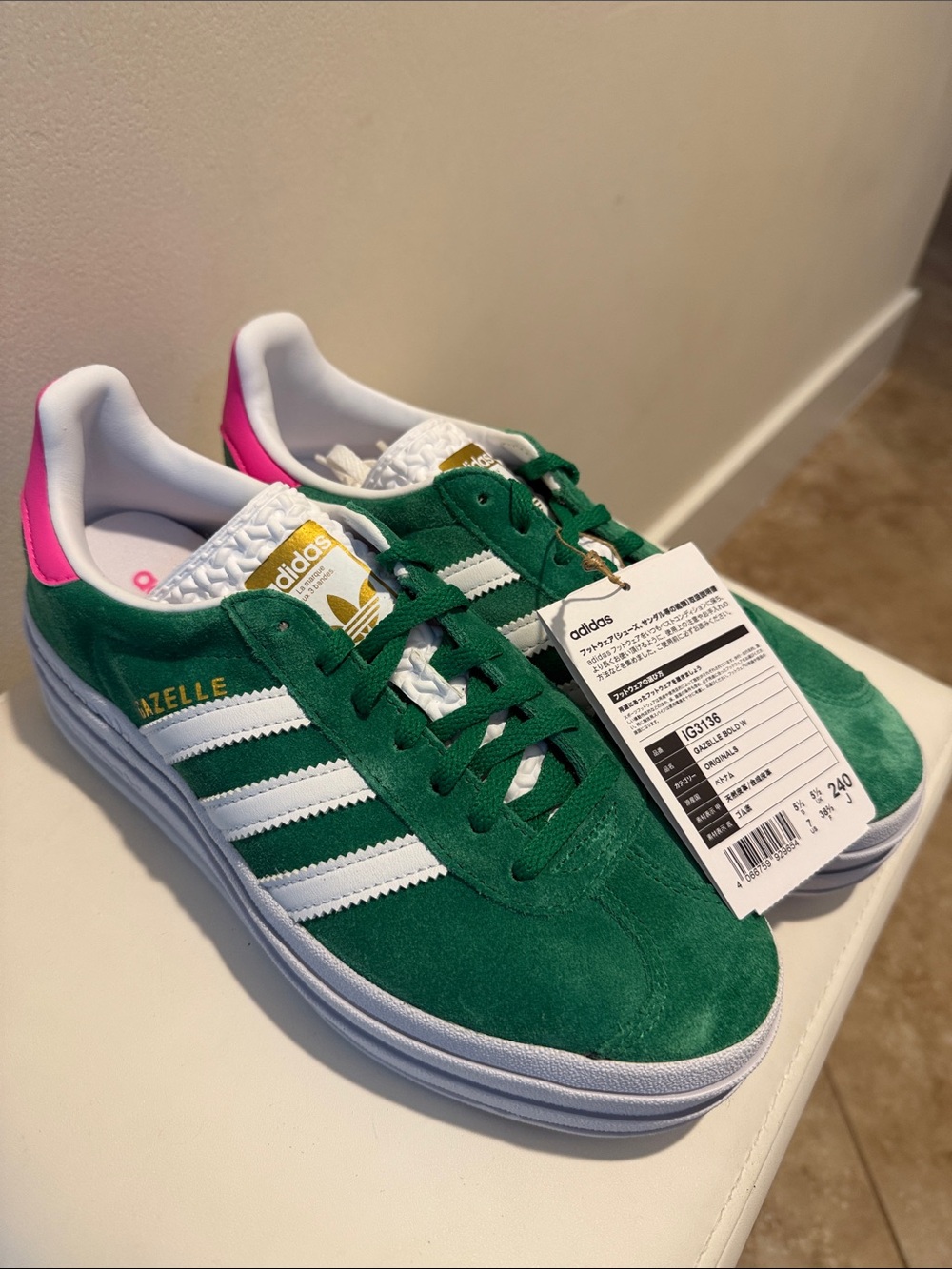 adidas Women’s Gazelle Bold Green Lucid Pink W7 NWT